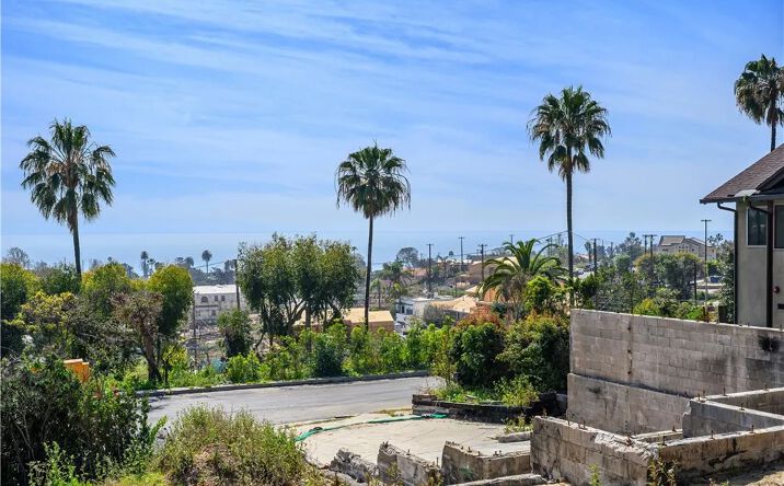 Pictures of Land property located at 16625 Marquez, Pacific Palisades, CA 90272 for sales - image #1