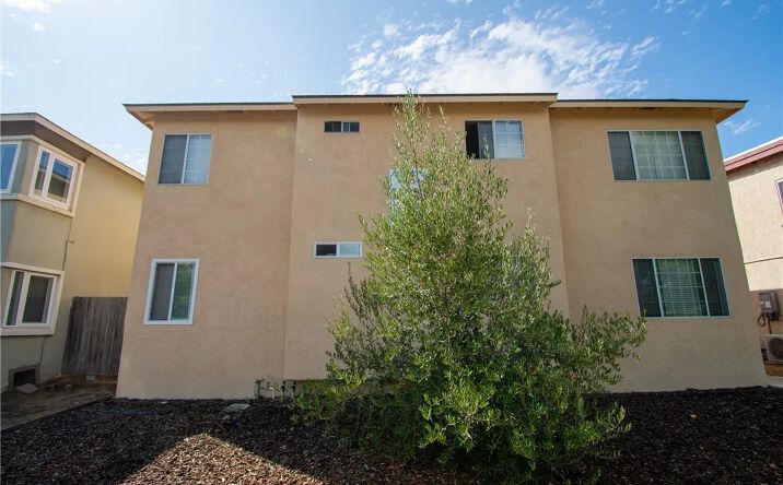 Pictures of Multifamily property located at 906 E Imperial, El Segundo, CA 90245 for sales - image #1