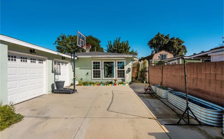 Pictures of Multifamily property located at 151 S Parker Street, Orange, CA 92868 for sales - image #1
