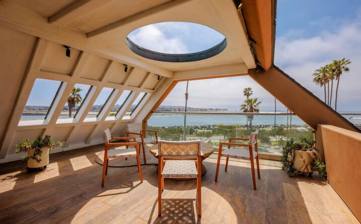 Pictures of Multifamily property located at 2617 Ocean Front Walk, San Diego, CA 92109 for sales - image #1