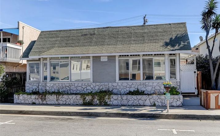 Pictures of Multifamily property located at 718 Hermosa Avenue, Hermosa Beach, CA 90254 for sales - image #1