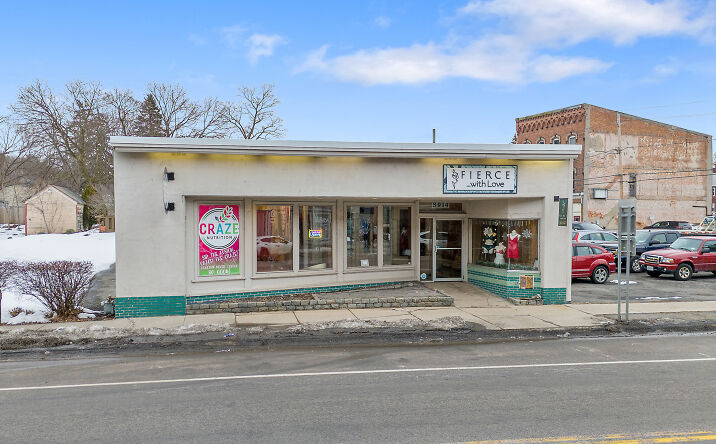 Pictures of Office, Retail property located at 8914 N Seneca St, Weedsport, NY 13166 for sales - image #1