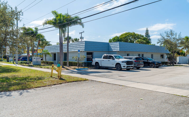 Pictures of Office property located at 411 S Federal Hwy, Deerfield Beach, FL 33441 for sales - image #1