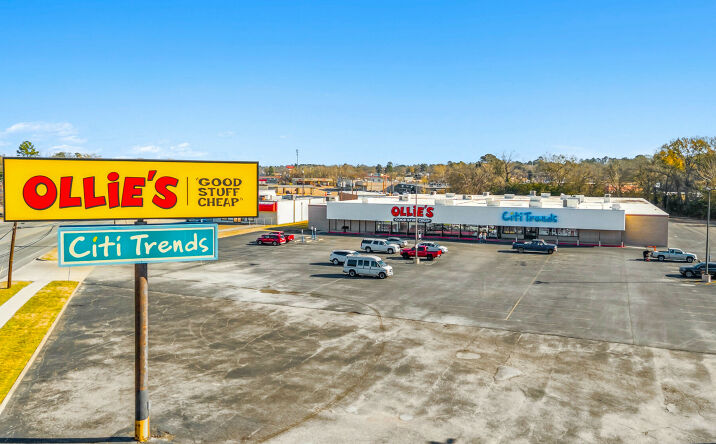 Pictures of Retail property located at 809 South Timberland Dr, Lufkin, TX 75901 for sales - image #1