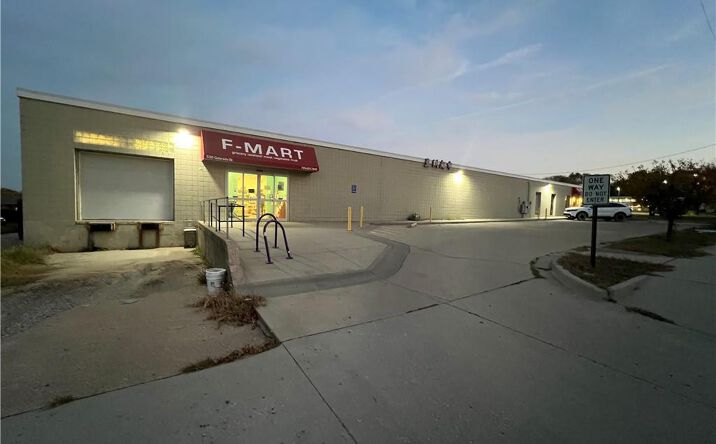 Pictures of Industrial, Retail property located at 530 Colorado Street, Lawrence, KS 66044 for sales - image #1
