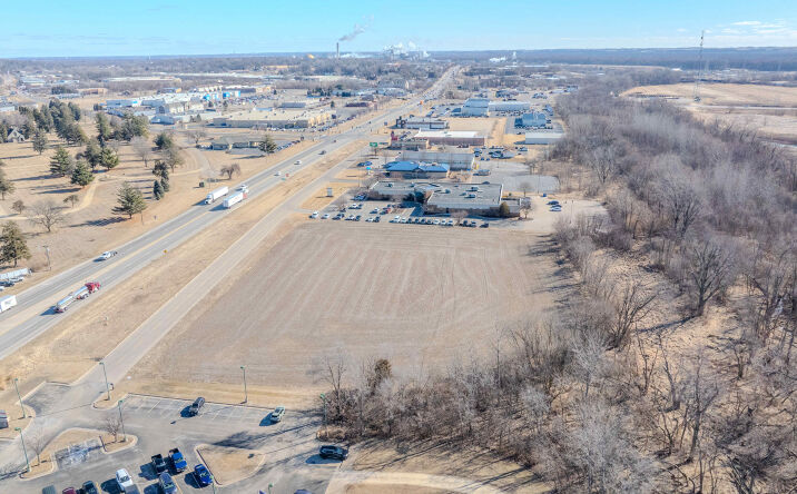 Pictures of Land property located at 2701 Lincoln Way, Clinton, IA 52732 for sales - image #1