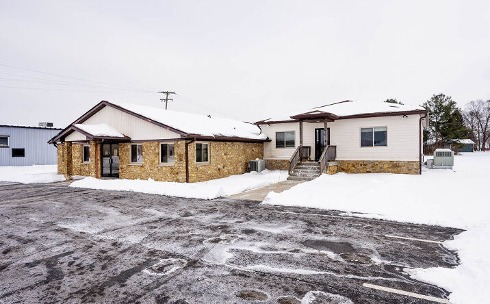 Pictures of Office, Mixed Use property located at 180 Robert Curry Dr, Martinsville, IN 46151 for sales - image #1