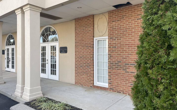 Pictures of Office property located at 6131 Shallowford Rd, Chattanooga, TN 37421 for sales - image #1