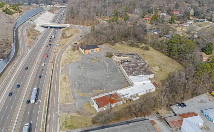 Pictures of Land, Mixed Use, Multifamily property located at 2814 Dresser Rd, Knoxville, TN 37920 for sales - image #1