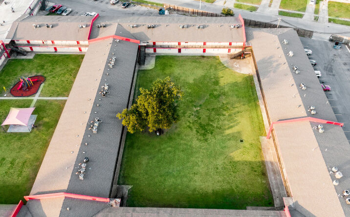 Pictures of Multifamily property located at 3300 Garden Oaks Dr, New Orleans, LA 70114 for sales - image #1