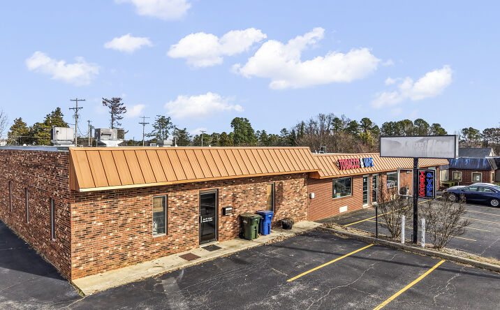 Pictures of Retail property located at 810 W Main St, Jamestown, NC 27282 for sales - image #1