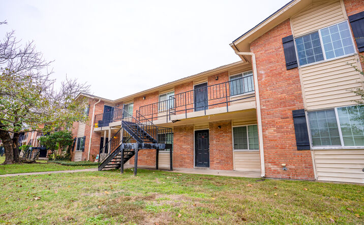 Pictures of Multifamily property located at 1700 George Bush Dr, College Station, TX 77840 for sales - image #1