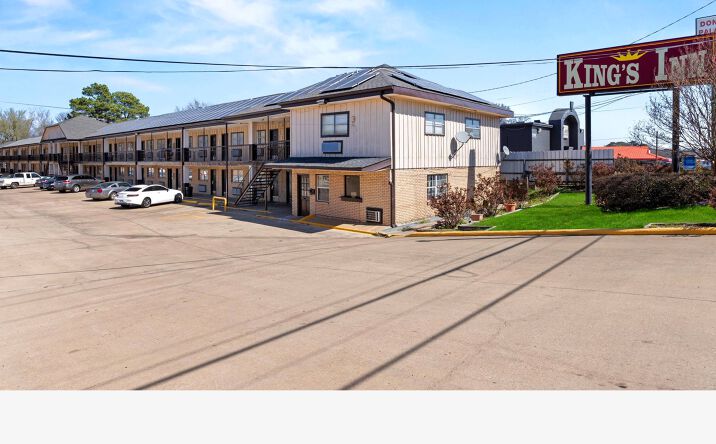 Pictures of Hospitality property located at 1907 Lamar Ave, Paris, TX 75460 for sales - image #1