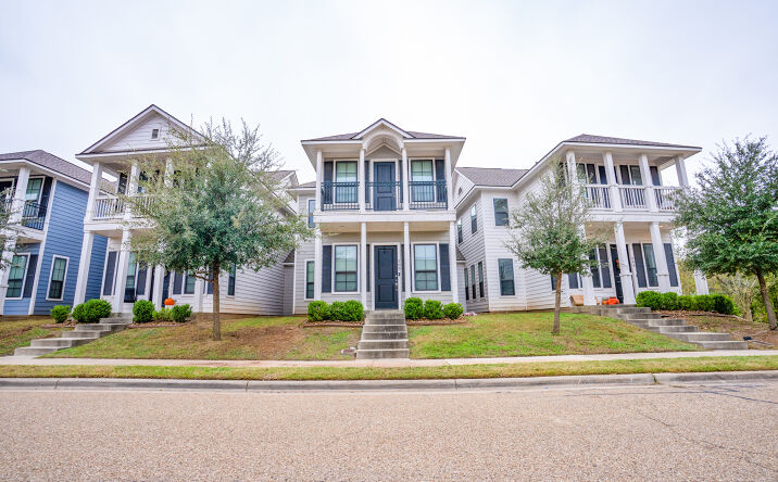 Pictures of Multifamily property located at 304 Redmond Dr, College Station, TX 77840 for sales - image #1