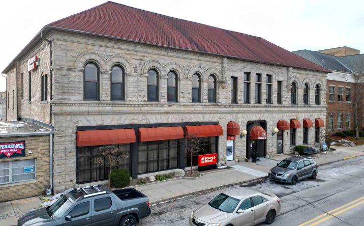 Pictures of Retail property located at 131 E Franklin St, Elkhart, IN 46516 for sales - image #1