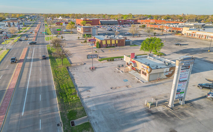 Pictures of Retail, Special Purpose property located at 507 N Hwy 77, Waxahachie, TX 75165 for sales - image #1