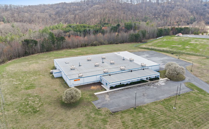 Pictures of Industrial property located at 385 One Industrial Pk Rd, Oneida, TN 37841 for sales - image #1