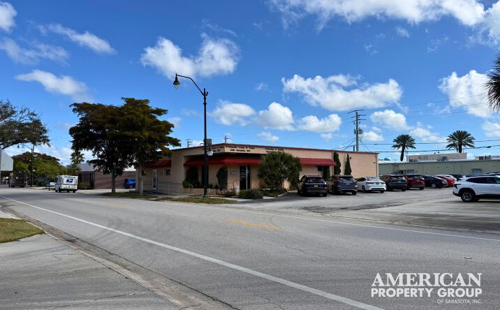 Pictures of Office property located at 241 Nokomis Ave S, Venice, FL 34285 for sales - image #1