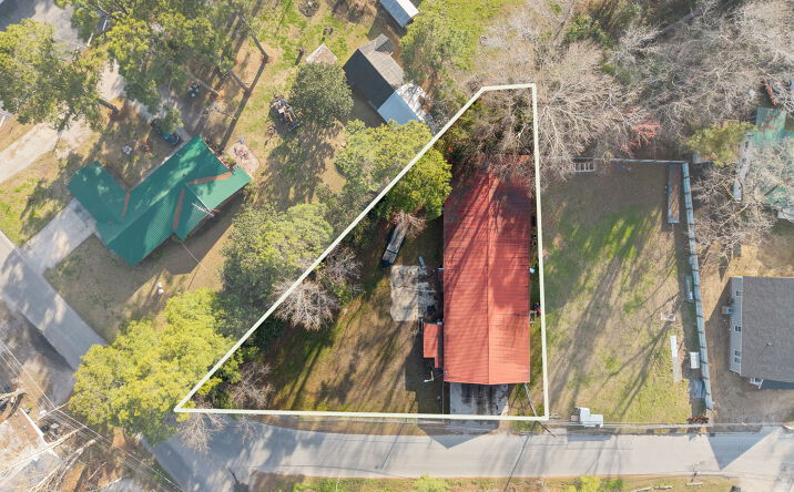 Pictures of Retail property located at 101 Watering St, Tabor City, NC 28463 for sales - image #1