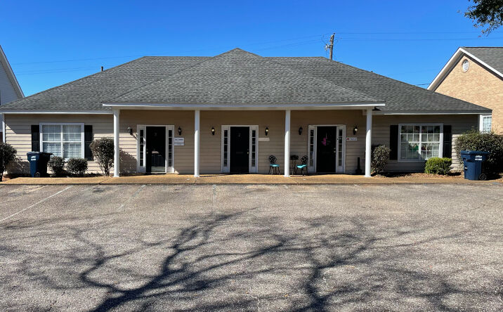 Pictures of Office property located at 6304 Piccadilly Square Dr, Mobile, AL 36609 for sales - image #1