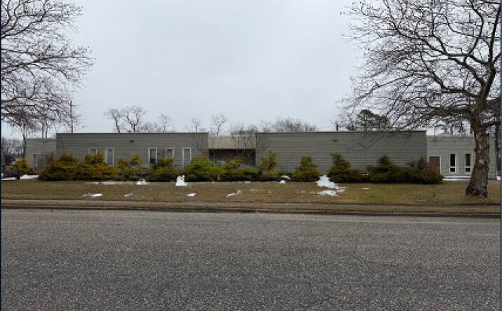 Pictures of Industrial property located at 7 Industrial Blvd, Medford, NY 11763 for sales - image #1