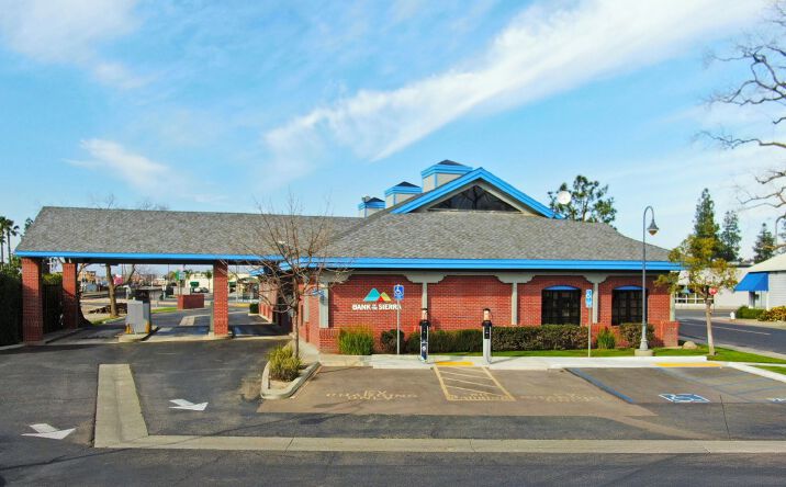 Pictures of Retail property located at 427 W Lacey Blvd, Hanford, CA 93230 for sales - image #1