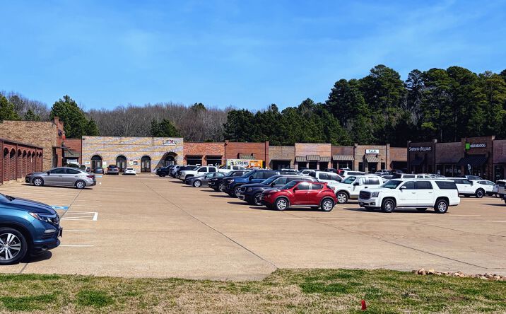 Pictures of Retail property located at 2808 S Main St, Lindale, TX 75771 for sales - image #1