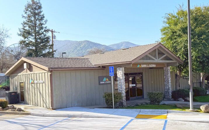 Pictures of Retail property located at 40884 Sierra Dr, Three Rivers, CA 93271 for sales - image #1