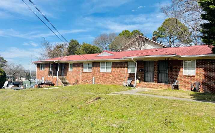 Pictures of Multifamily property located at 2731 28th St W, Birmingham, AL 35218 for sales - image #1