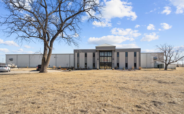 Pictures of Industrial property located at 2068 303rd Ave, Fort Madison, IA 52627 for sales - image #1