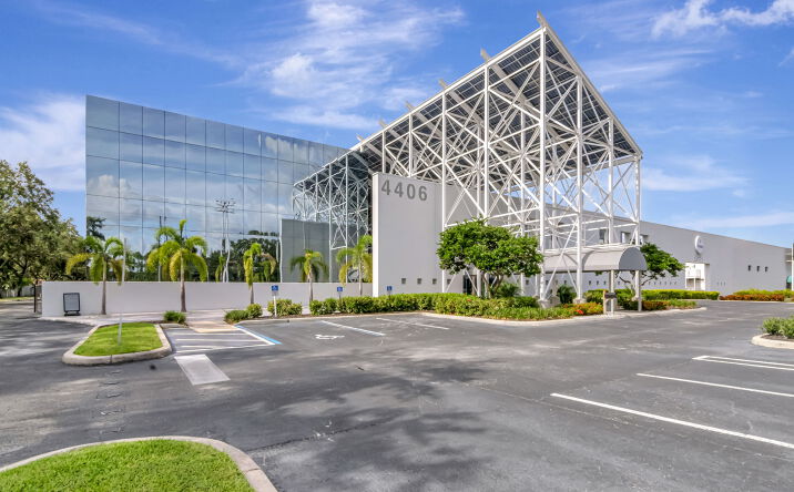 Pictures of Office property located at 4406 W Linebaugh Ave, Tampa, FL 33624 for sales - image #1