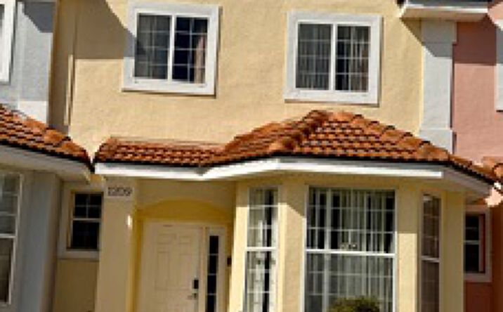 Pictures of Multifamily property located at 1209 S Beach Cir, Kissimmee, FL 34746 for sales - image #1