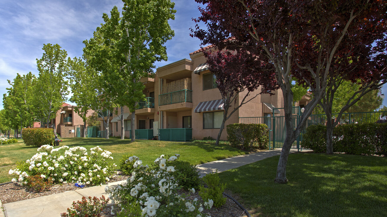 44942 Cedar Avenue, Lancaster, CA 93534