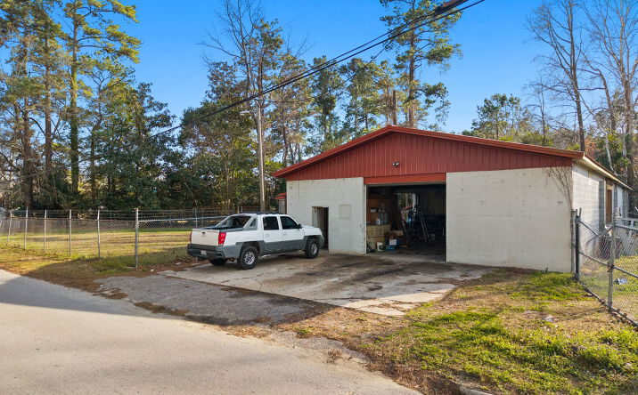 Pictures of Retail property located at 101 Watering St, Tabor City, NC 28463 for sales - image #1