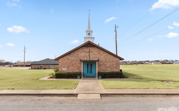 Pictures of Office property located at 801 N 1st, Iowa Park, TX 76367 for sales - image #1