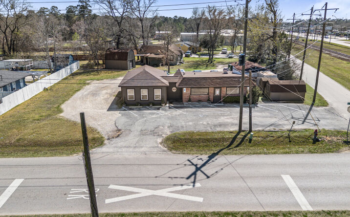 Pictures of Retail, Office, Land property located at 101 Silverdale Dr, Conroe, TX 77301 for sales - image #1