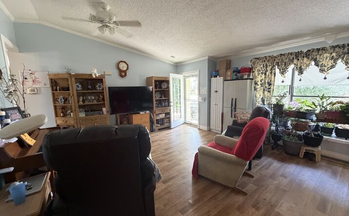 Pictures of Senior Living property located at 39106 Grays Airport Rd, Lady Lake, FL 32159 for sales - image #1