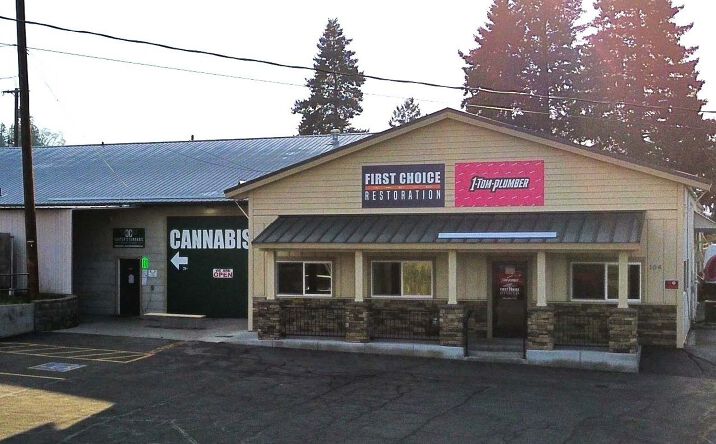 Pictures of Retail, Office, Industrial property located at 104 11th St NE, East Wenatchee, WA 98802 for sales - image #1