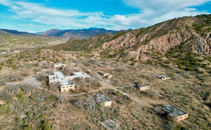 Pictures of Special Purpose property located at 7 Private Drive, Dixon, NM 87527 for sales - image #1
