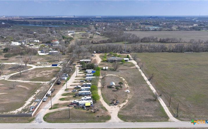 Pictures of Multifamily property located at 501, 505, 509 Lakeview Trl, McQueeney, TX 78123 for sales - image #1