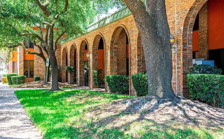 Pictures of Retail, Office, Industrial property located at 12989 Jupiter Rd, Dallas, TX 75238 for sales - image #1