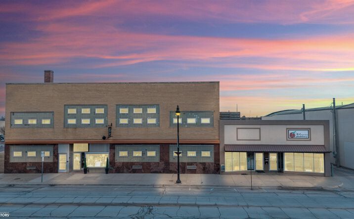 Pictures of Retail, Office, Industrial property located at 218 E Main Street, Marshalltown, IA 50158 for sales - image #1
