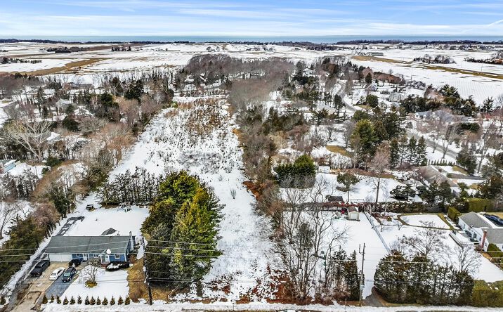 Pictures of Land property located at 18365 County Road 48, Southold, NY 11935 for sales - image #1