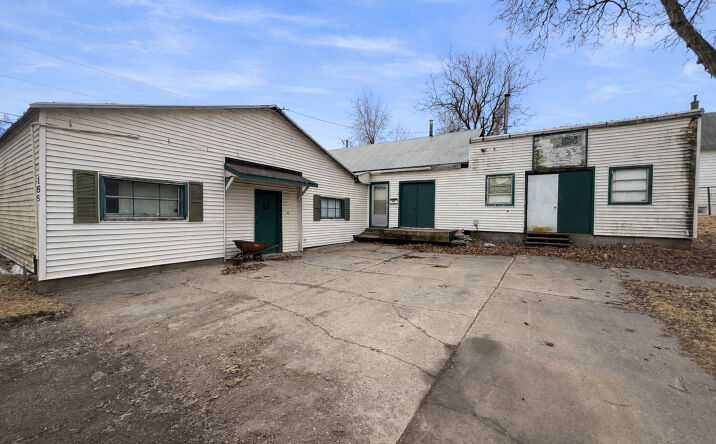 Pictures of Special Purpose, Industrial property located at 4810 2nd Avenue, Moline, IL 61265 for sales - image #1