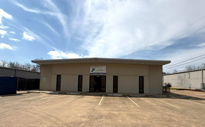Pictures of Industrial property located at 2421 Thomas Road, Haltom City, TX 76117 for sales - image #1