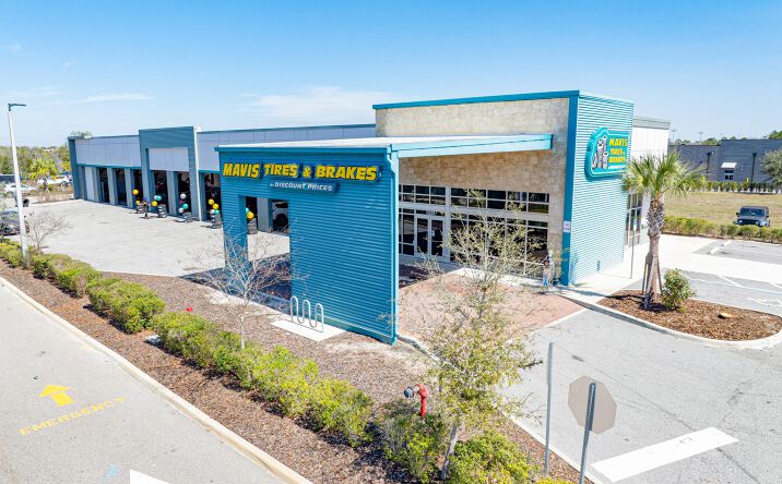 Pictures of Retail property located at 15209 Garnet Trl, Bradenton, FL 34211 for sales - image #1