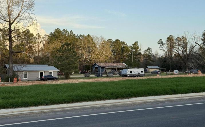 Pictures of Land property located at 3831 Florida 77, Chipley, FL 32428 for sales - image #1