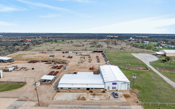 Pictures of Industrial, Office, Retail property located at 1586 US-180, Breckenridge, TX 76424 for sales - image #1