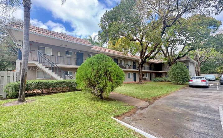 Pictures of Multifamily property located at 1111 SW 4th St, Fort Lauderdale, FL 33312 for sales - image #1