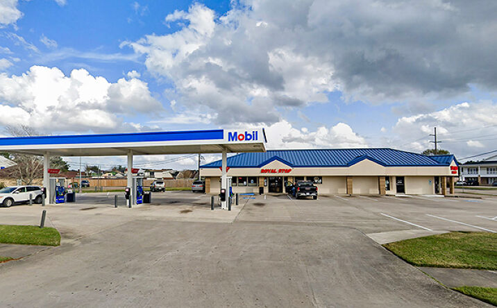 Pictures of Retail property located at 8350 Gladys Ave, Beaumont, TX 77706 for sales - image #1